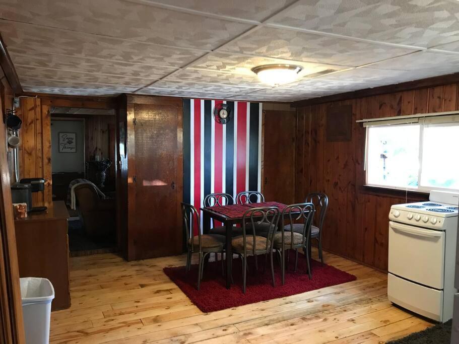 Royce'S Outpost Rustic Cabin Nearby Trails Mio Екстер'єр фото