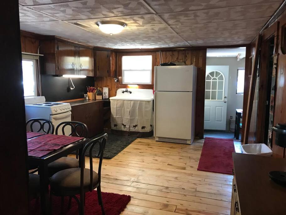 Royce'S Outpost Rustic Cabin Nearby Trails Mio Екстер'єр фото